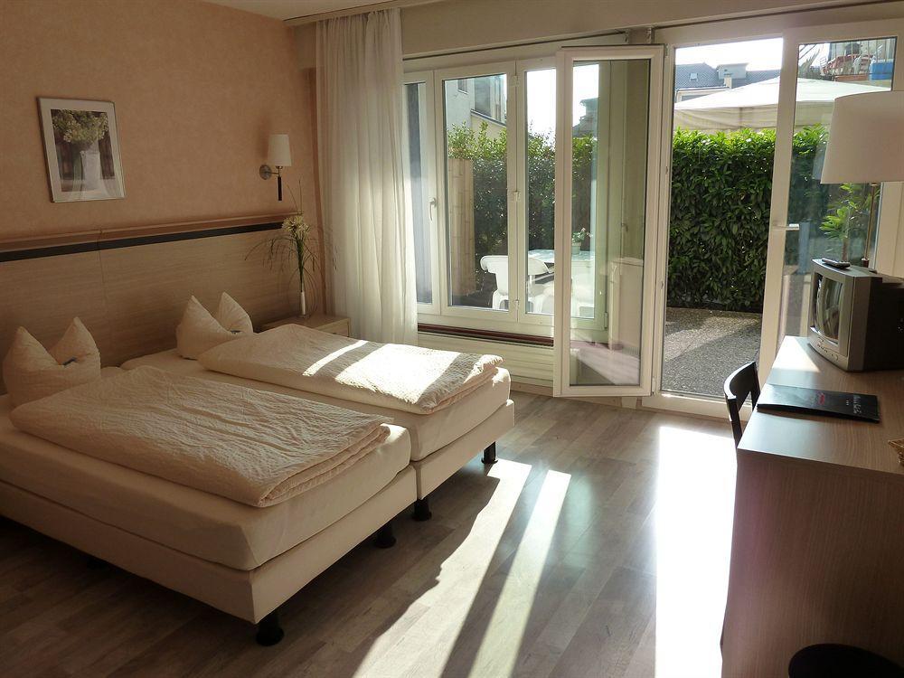 לה טור-דה-פה Hotel De La Vieille Tour מראה חיצוני תמונה