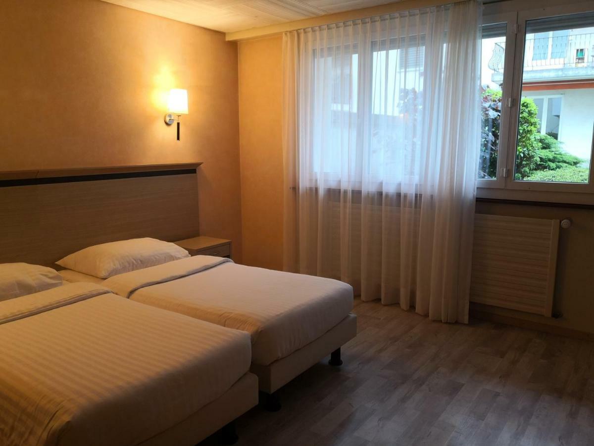 לה טור-דה-פה Hotel De La Vieille Tour מראה חיצוני תמונה